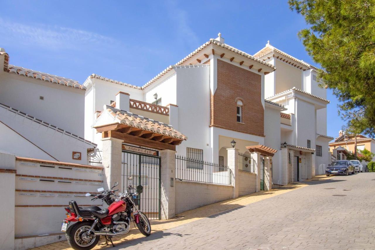 Apt Nerja Chimenea With Ocean View, A/C, & Fiberアパートメント エクステリア 写真