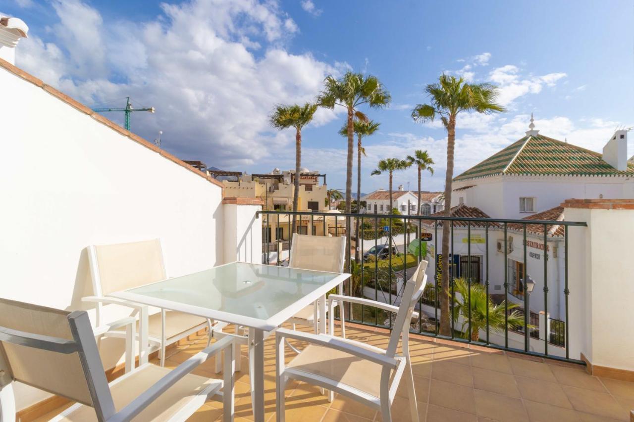 Apt Nerja Chimenea With Ocean View, A/C, & Fiberアパートメント エクステリア 写真