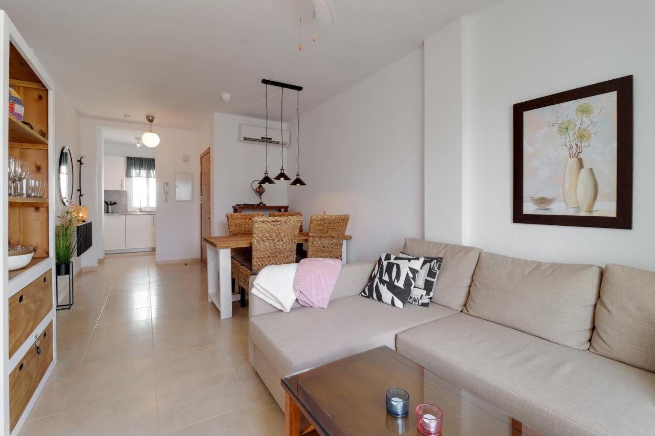 Apt Nerja Chimenea With Ocean View, A/C, & Fiberアパートメント エクステリア 写真